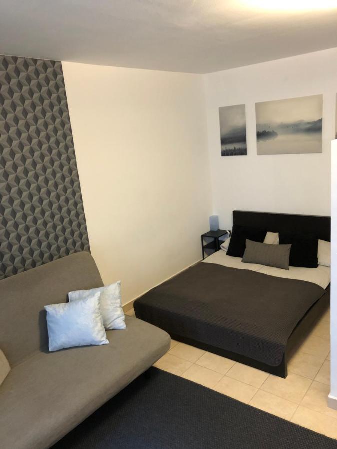 Downtown Rose Garden Apartments Whit Garage Opcional Будапеща Екстериор снимка